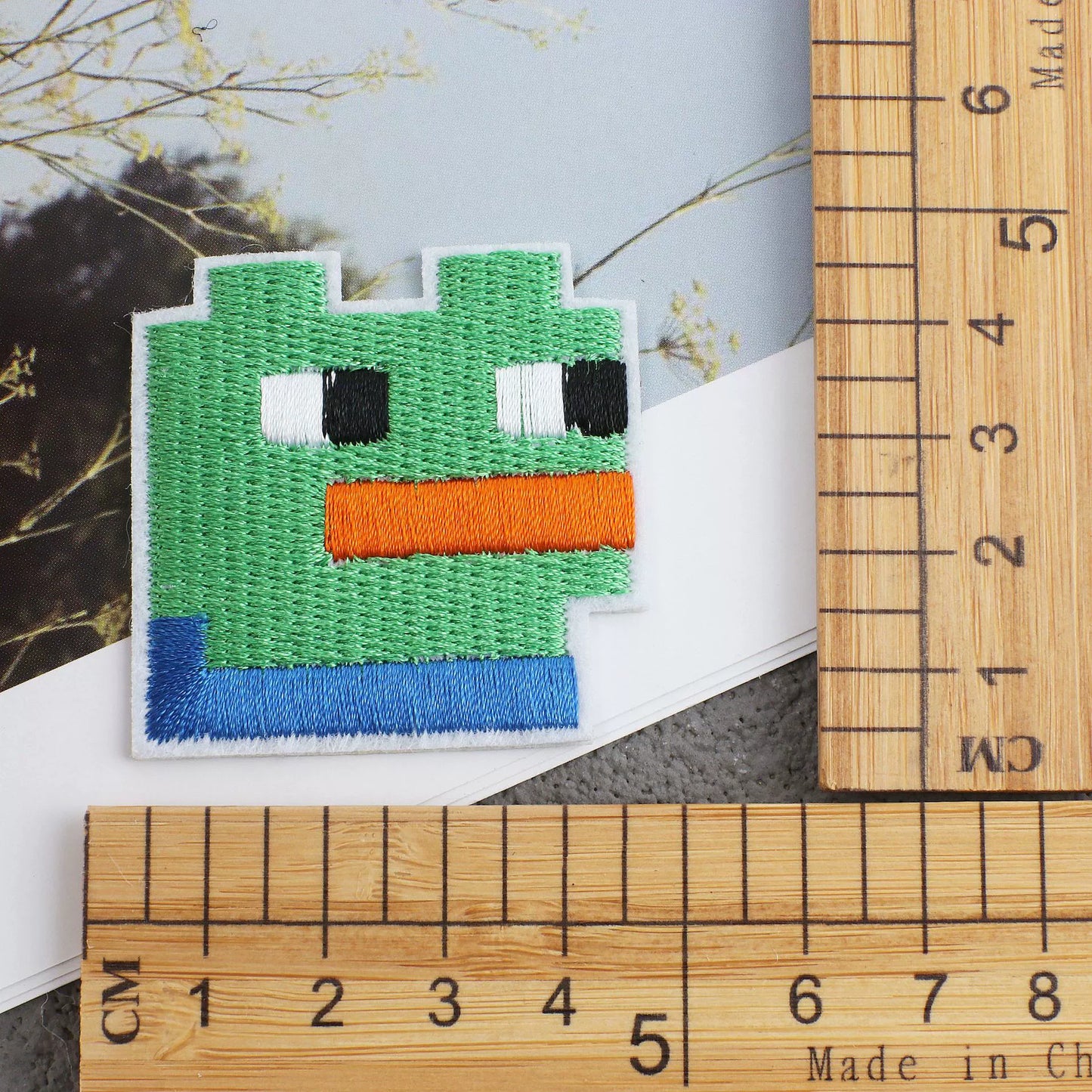 New pixel style cartoon embroidery sticker mosaic cloth sticker retro patch sticker game character computer embroidery badge