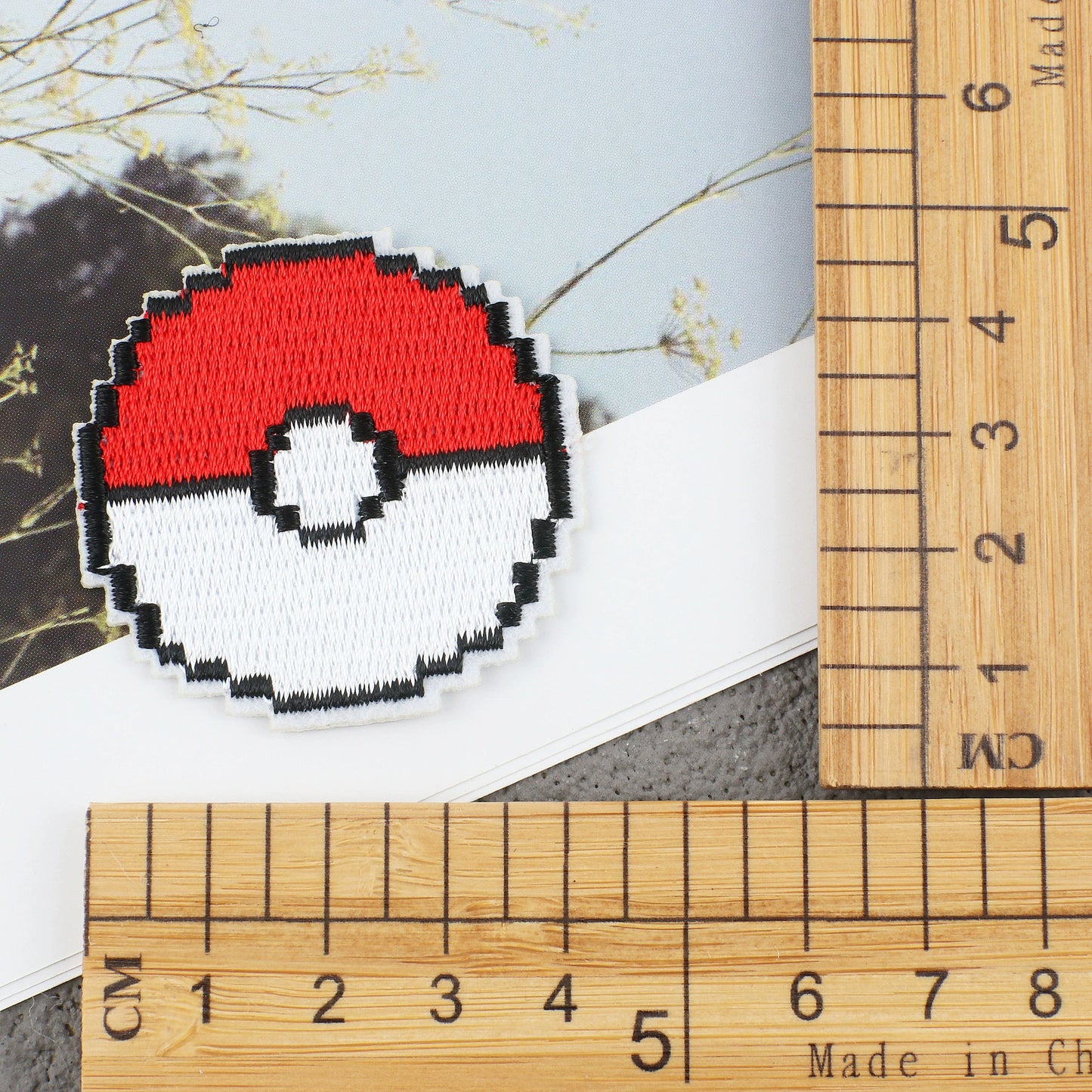 New pixel style cartoon embroidery sticker mosaic cloth sticker retro patch sticker game character computer embroidery badge
