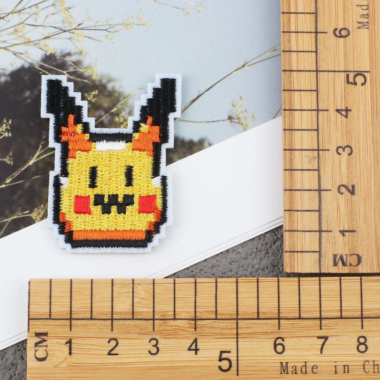 New pixel style cartoon embroidery sticker mosaic cloth sticker retro patch sticker game character computer embroidery badge
