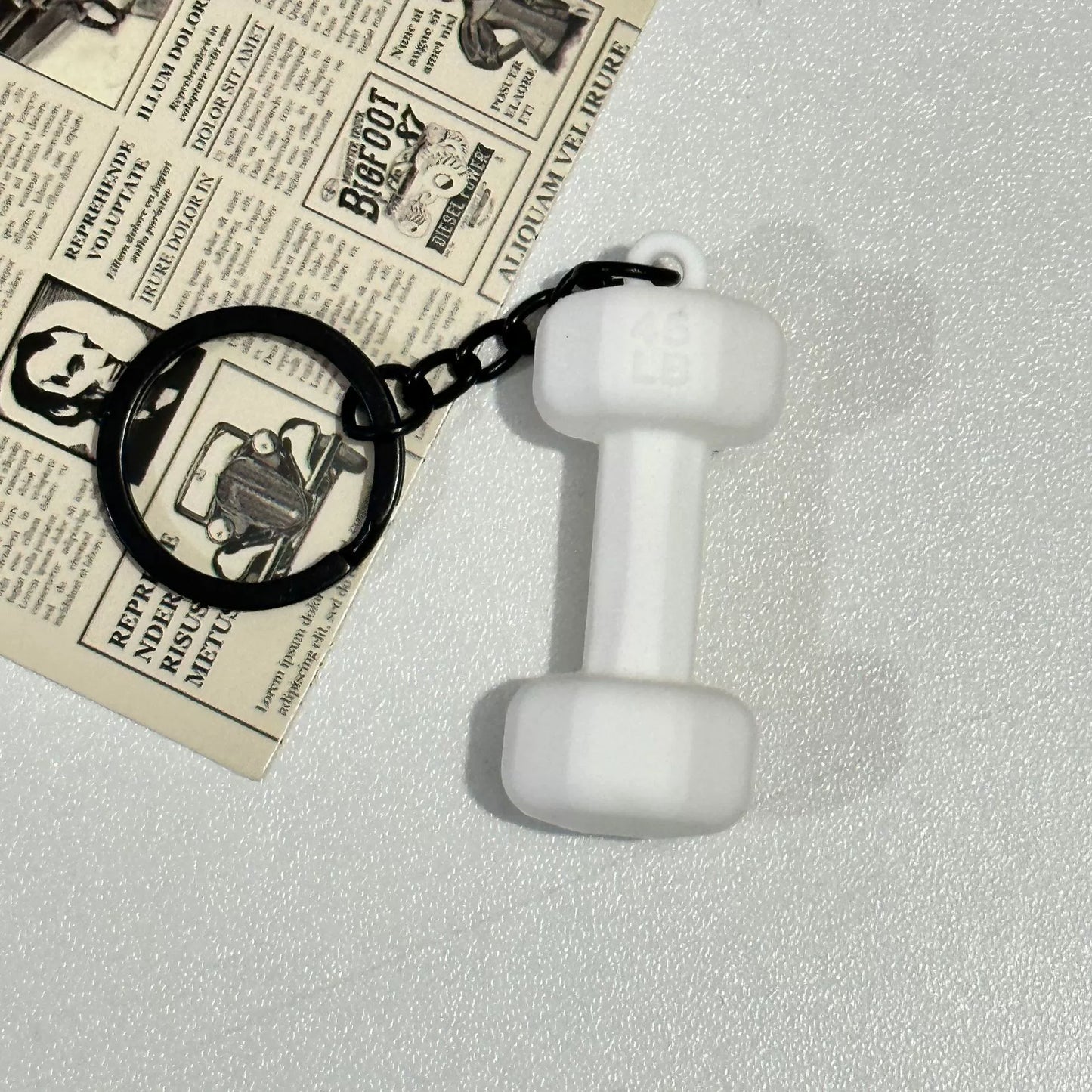 Mini detachable large barbell fitness peripheral keychain, high-value MIU system bag pendant, accessories.