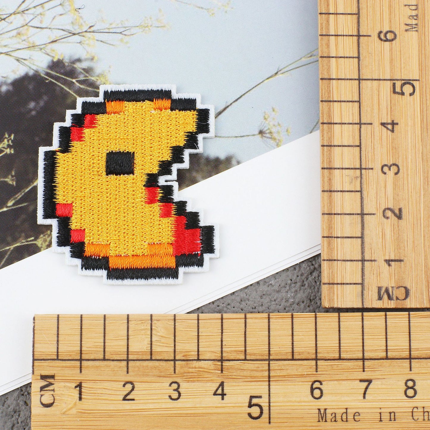 New pixel style cartoon embroidery sticker mosaic cloth sticker retro patch sticker game character computer embroidery badge