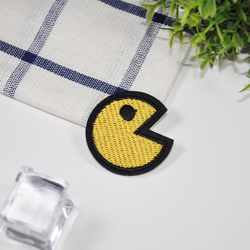 Nostalgic game console, bean embroidery cloth Patch, clothing decoration Patch, DIY handmade stickers, torn patches, ironing Patch